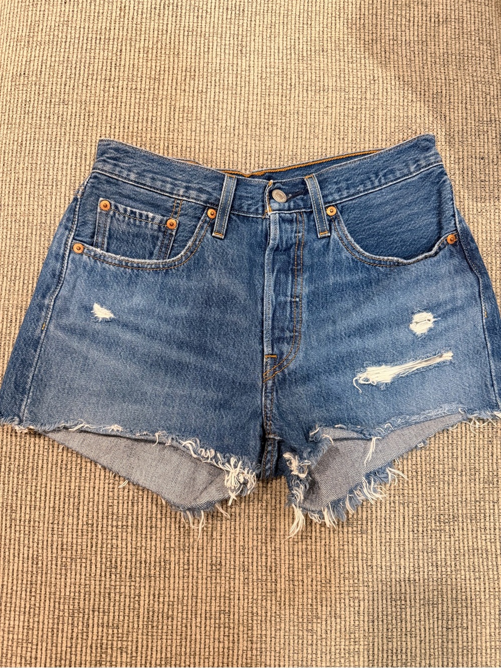Levi's 501 Blue Distressed Raw Cutoff 3” w Fringe Denim Shorts Button Up Fly 26